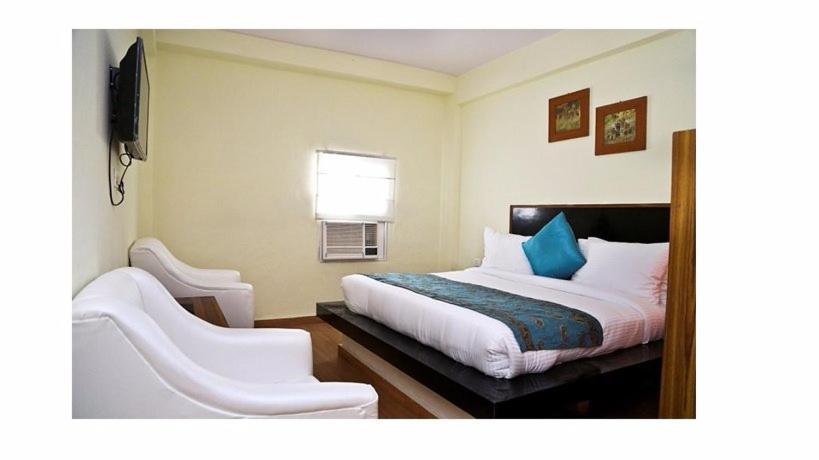 Hotel Aravali Heights Alwar Exteriör bild