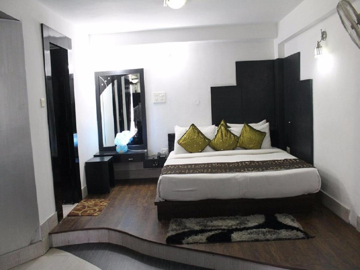 Hotel Aravali Heights Alwar Exteriör bild
